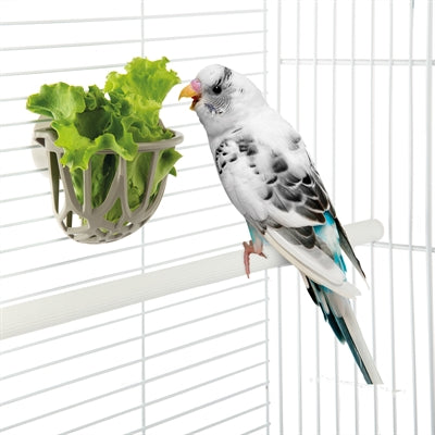 Imac Vogel Groentehouder Assorti met verse groenten in een vogelkooi, ideaal voor gezonde voeding.